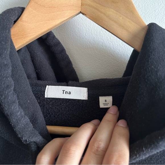 TNA cropped serpent hoodie - Picture 4 of 4